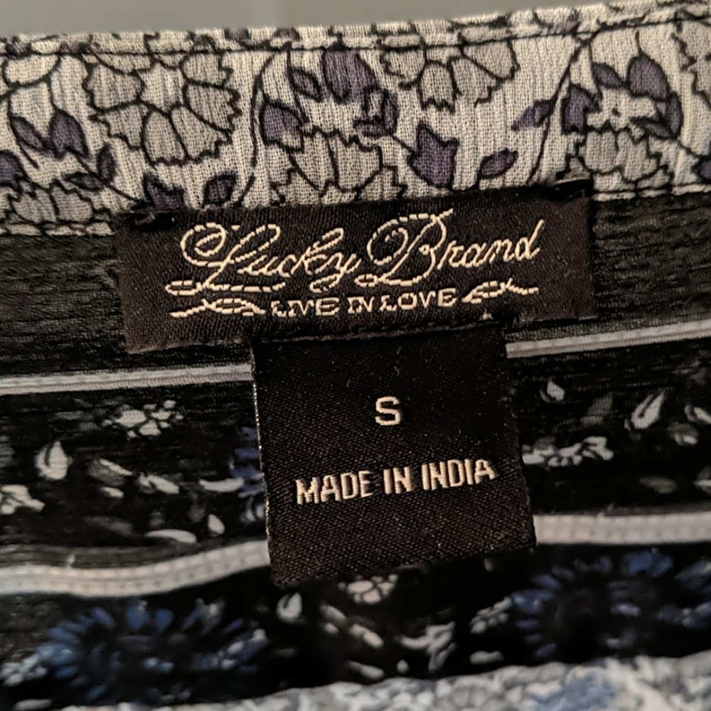 Beautiful Sheer Lucky Brand Top - Picture 6 of 6
